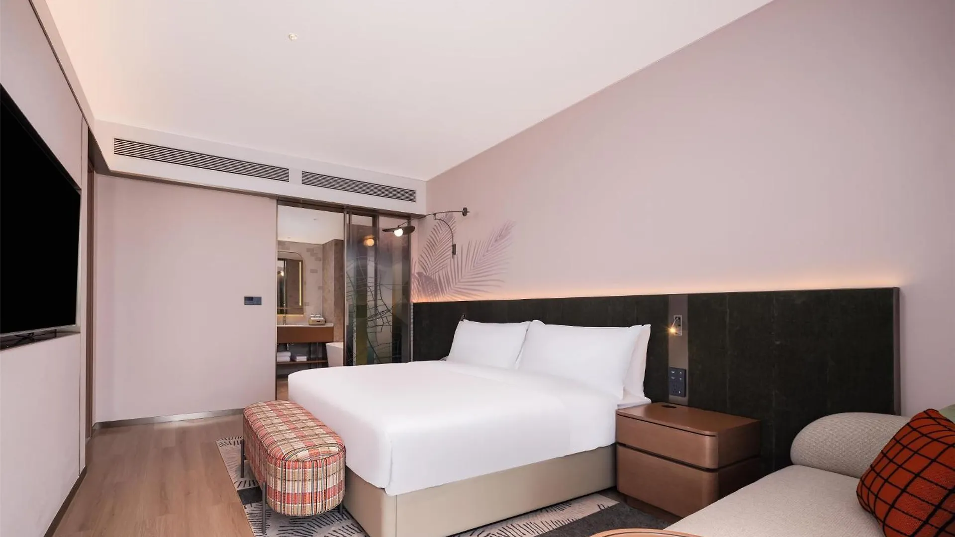 Hilton Garden Inn Xinyang East Railway Station